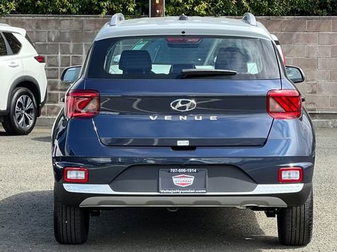 New 2026 Hyundai Venue SEL FWD image 7