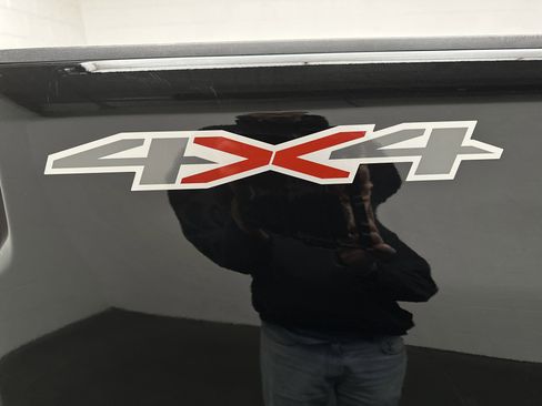 Used 2025 Chevrolet Silverado 2500 LT w/ Convenience Package image 15