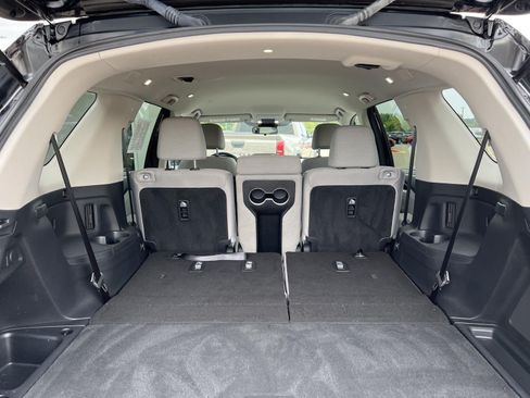 Used 2023 Honda Pilot LX image 15