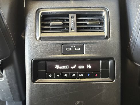 Certified 2024 MAZDA CX-90 3.3 Turbo w/ Preferred Plus image 33