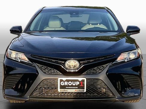 Used 2019 Toyota Camry SE FWD image 4