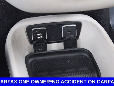 Used 2017 Chrysler Pacifica Touring-L image 44