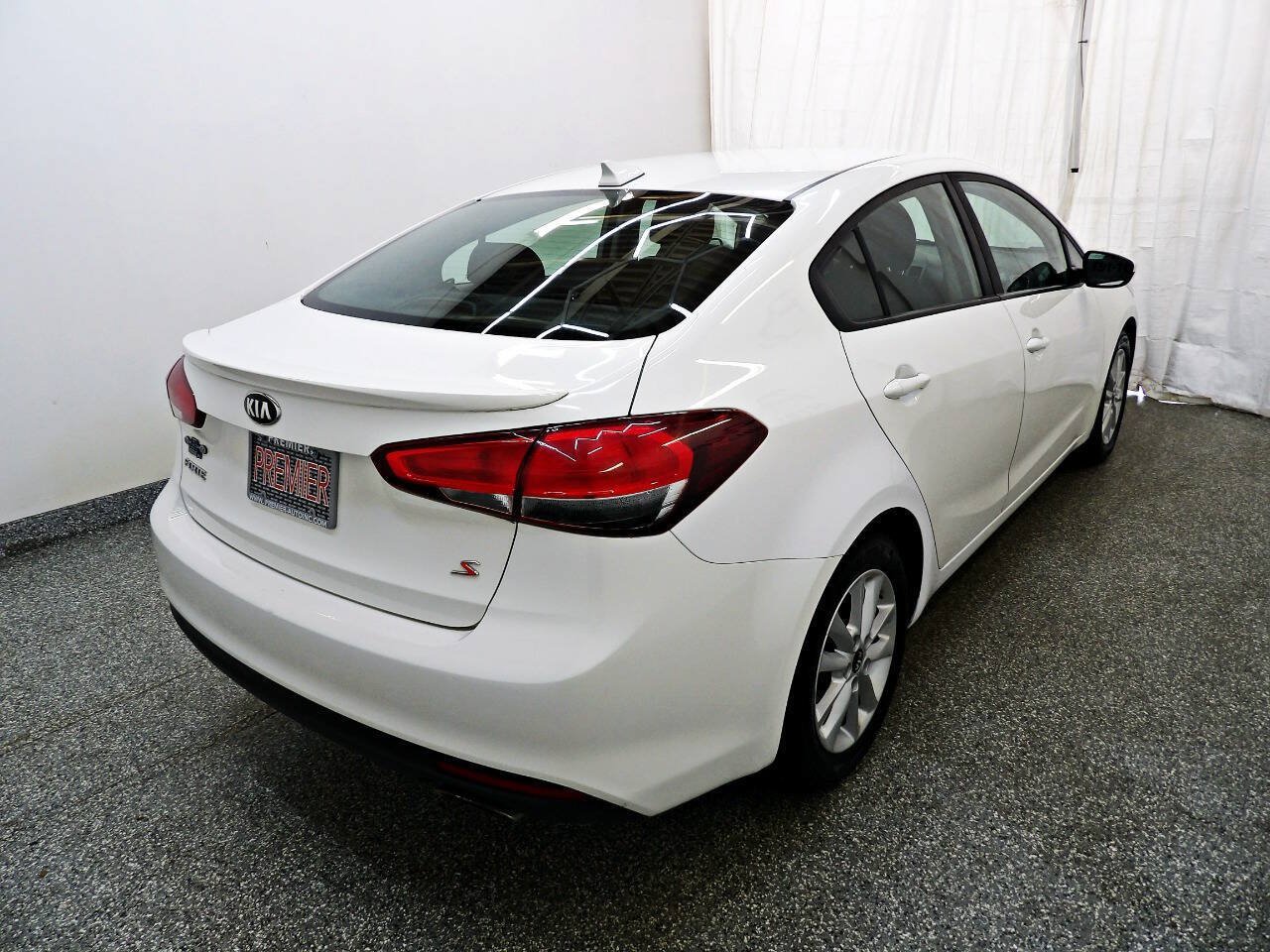 Used 2017 Kia Forte S FWD image 6