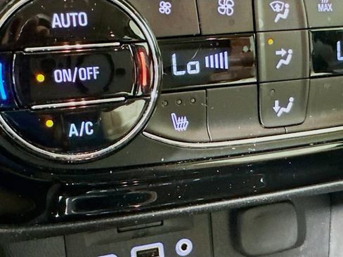Used 2021 Buick Encore GX Essence w/ Advanced Technology Package FWD image 21