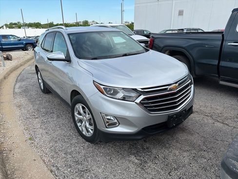 Used 2020 Chevrolet Equinox Premier FWD image 1