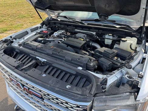 Used 2022 GMC Sierra 3500 Denali w/ Denali Ultimate Package AWD/4WD image 23