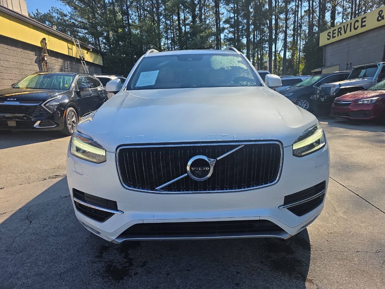Used 2017 Volvo XC90 T6 Momentum w/ Vision Package AWD/4WD image 3