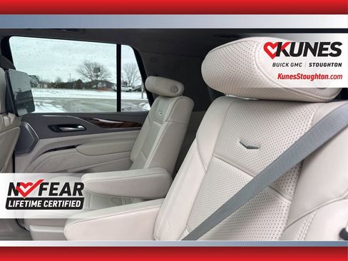 Used 2023 Cadillac Escalade Sport Platinum image 39