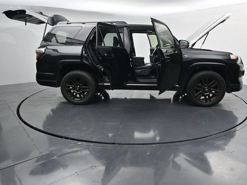Used 2019 Toyota 4Runner Limited AWD/4WD image 27