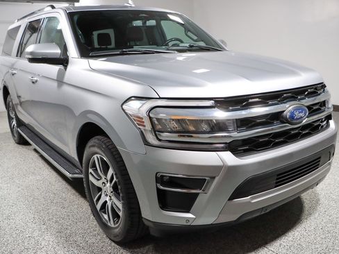 Used 2022 Ford Expedition Max Limited RWD image 5