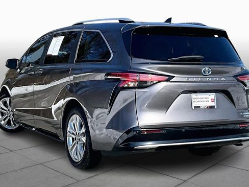 Certified 2021 Toyota Sienna Platinum image 24