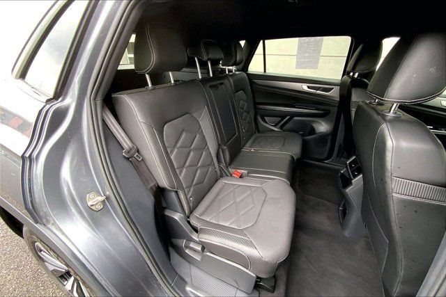 Used 2024 Volkswagen Atlas Cross Sport SE AWD/4WD image 25