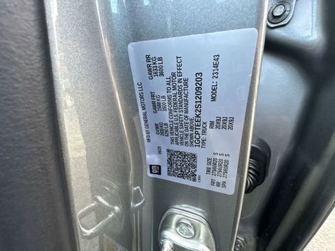 Used 2025 Chevrolet Colorado Trail Boss image 35