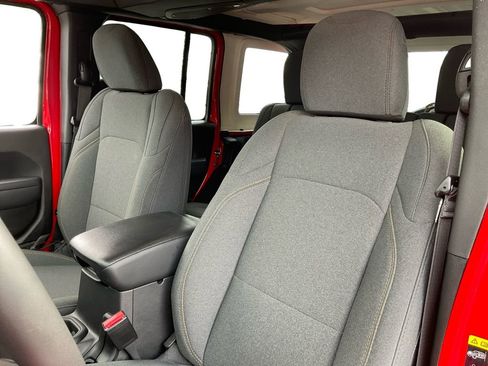 Used 2024 Jeep Wrangler Sport S image 26