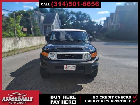 Used 2007 Toyota FJ Cruiser 2WD image 2