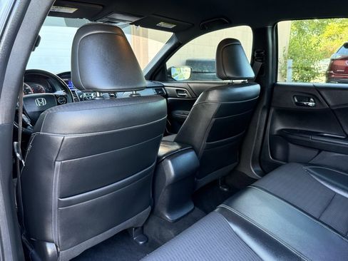 Used 2017 Honda Accord Sport image 11