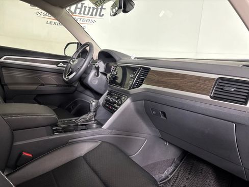 Used 2023 Volkswagen Atlas SE w/ Panoramic Sunroof Package FWD image 32