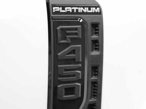 Used 2025 Ford F450 Platinum w/ FX4 Off-Road Package image 60