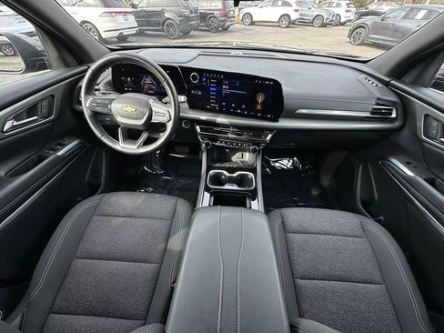 Used 2024 Chevrolet Traverse LT image 26