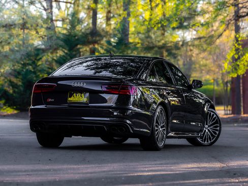 Used 2017 Audi S6 Premium Plus w/ S6 Sport Package image 4