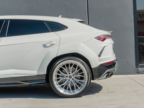 Used 2019 Lamborghini Urus Sport Utility 4D image 21