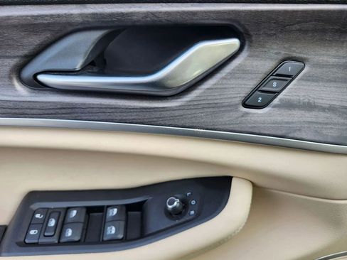 Used 2022 Jeep Grand Cherokee Limited image 20