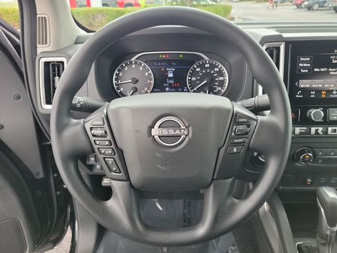 Used 2025 Nissan Frontier SV w/ Tow Package AWD/4WD image 21