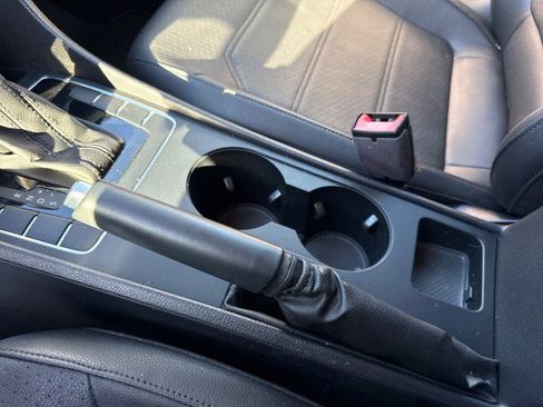 Used 2017 Volkswagen Passat 1.8T R-Line image 27