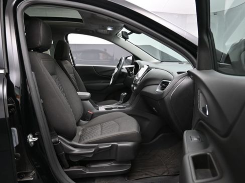 Used 2019 Chevrolet Equinox LT w/ Sun & Navigation Package AWD/4WD image 28