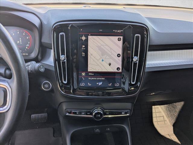 Used 2020 Volvo XC40 T5 Momentum w/ Protection Package Premier AWD/4WD image 11