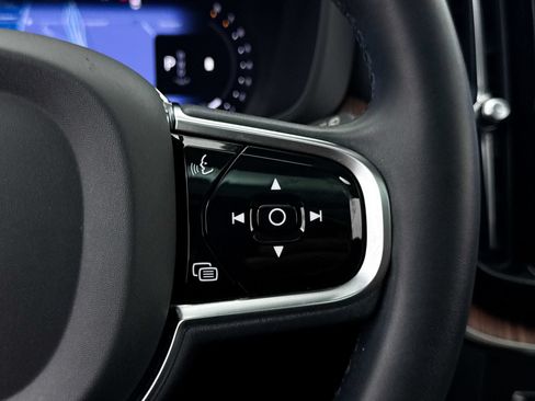Used 2023 Volvo XC60 B5 Plus w/ Protection Package Premier FWD image 34