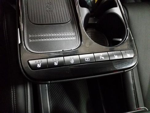 Certified 2025 Hyundai Ioniq 5 Limited image 9