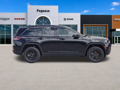 New 2026 Jeep Grand Cherokee Altitude AWD/4WD image 7