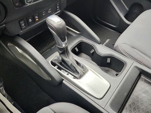 Used 2022 Nissan Frontier SV image 16