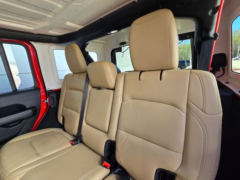 Used 2018 Jeep Wrangler Unlimited Rubicon image 17