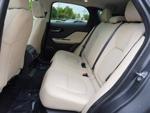 Used 2017 Jaguar F-PACE Premium AWD/4WD image 10