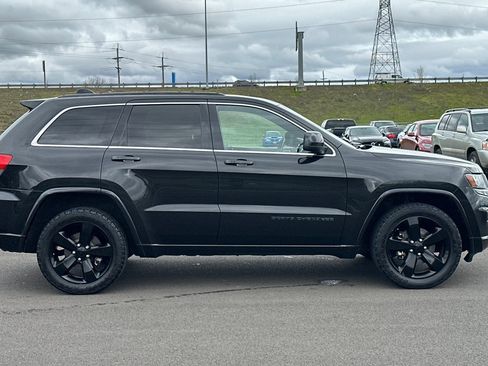 Used 2014 Jeep Grand Cherokee Altitude image 2