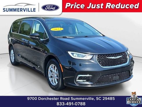 Used 2024 Chrysler Pacifica Touring-L FWD image 1
