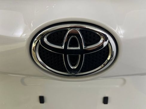 Used 2018 Toyota RAV4 LE w/ All Weather Liner Package image 43