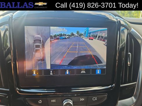 Certified 2023 Chevrolet Traverse LT FWD image 17