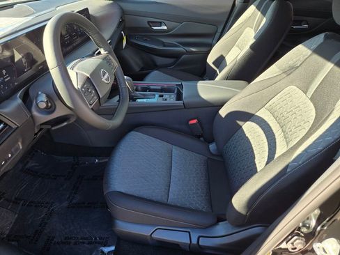New 2026 Nissan Sentra SV w/ SV Convenience Package FWD image 6