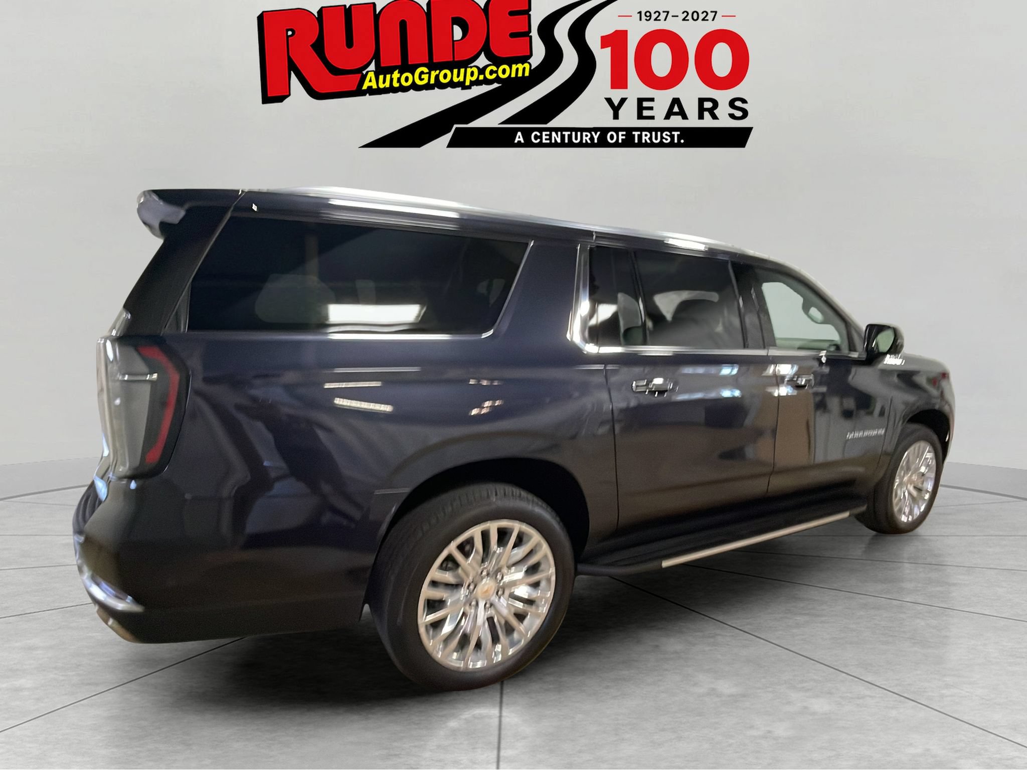 Used 2025 Chevrolet Suburban High Country w/ Sun And Tow Package AWD/4WD image 6