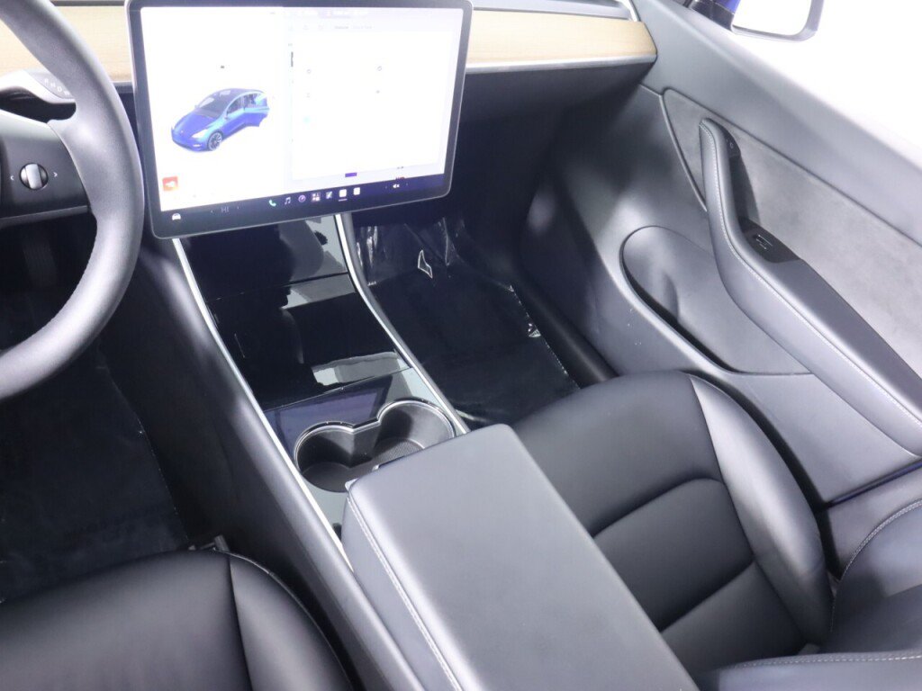 Used 2021 Tesla Model Y Long Range AWD/4WD image 32