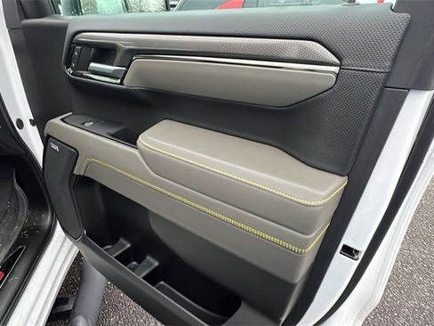 Used 2024 Chevrolet Silverado 1500 ZR2 w/ Technology Package image 16