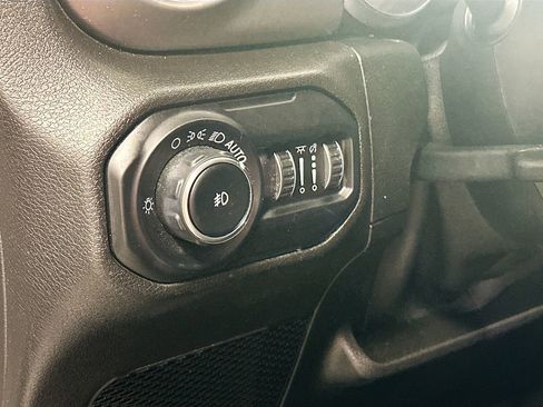 Used 2019 Jeep Wrangler Unlimited Sport S AWD/4WD image 11