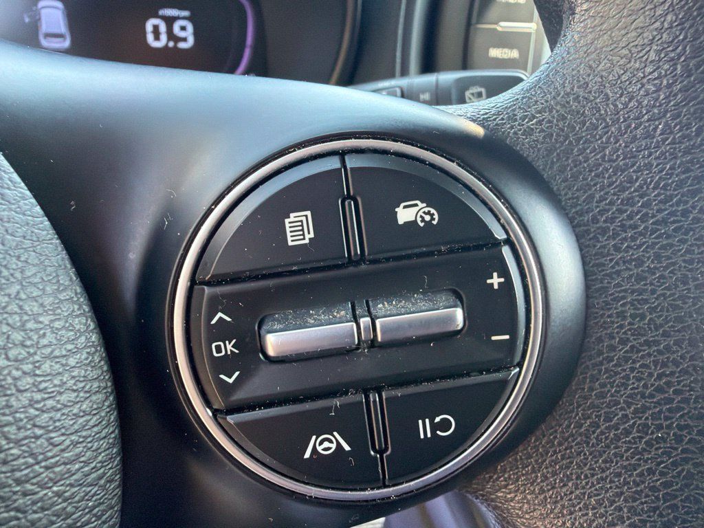 Used 2024 Kia Soul LX w/ Option Group 015 FWD image 16