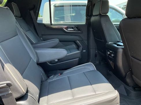 Used 2025 GMC Yukon Elevation w/ LPO, Floor Liner Package AWD/4WD image 8
