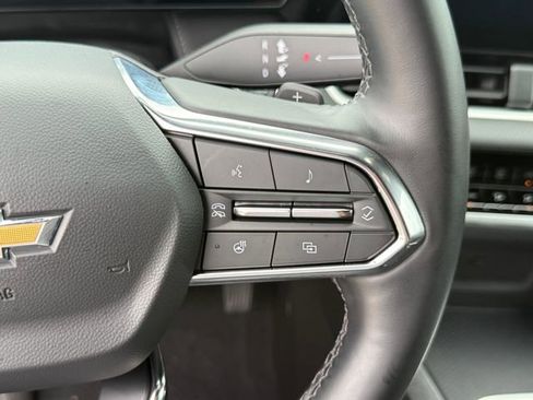 Used 2025 Chevrolet Equinox LT FWD image 15