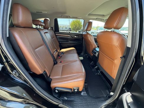 Used 2018 Toyota Highlander Limited AWD/4WD image 26