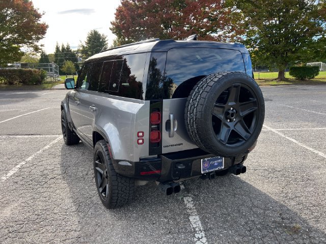 Used 2024 Land Rover Defender 110 X-Dynamic SE AWD/4WD image 8